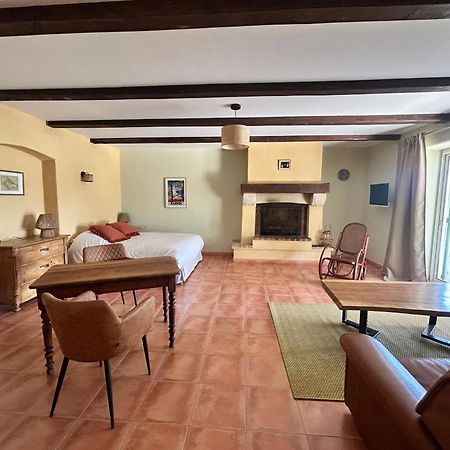 Bed and Breakfast La Capucelle Caderousse Екстер'єр фото